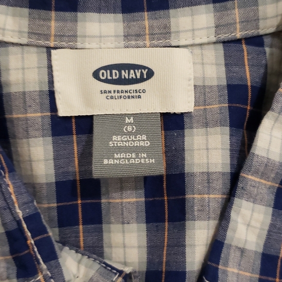 2 Button down shirts - Picture 2 of 3